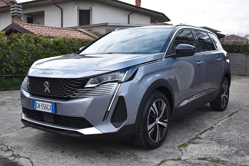 Usata Peugeot 5008 GT 131 CV (96 kW) 2023 Grigio SUV