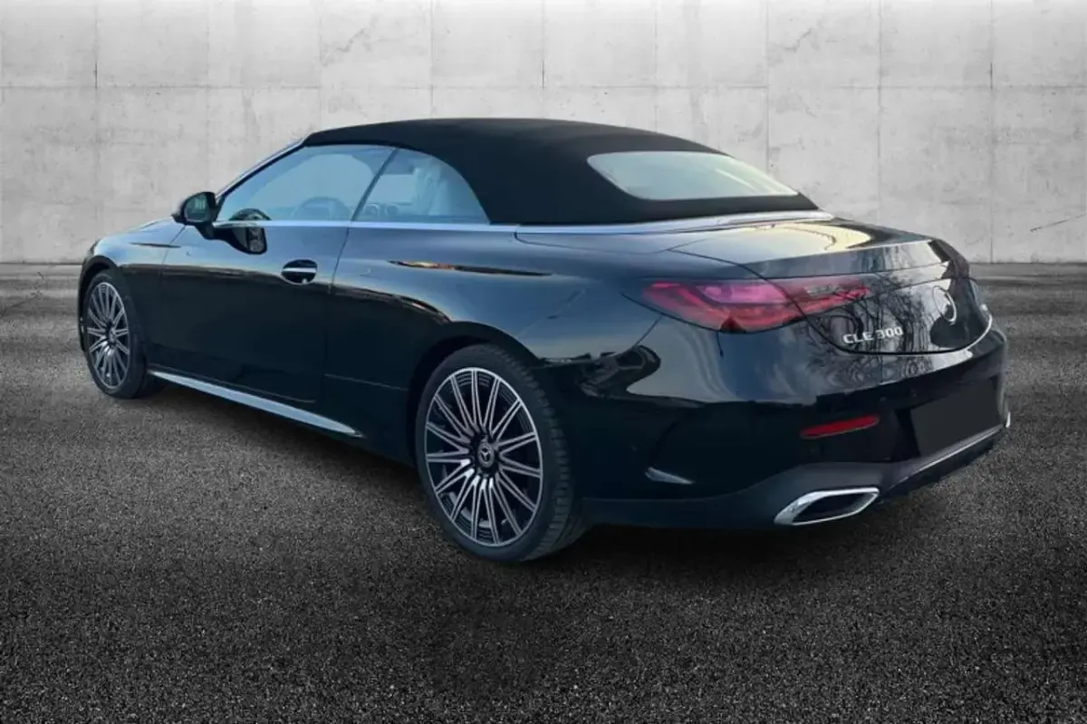 Usata Mercedes CLE300 AMG Line Premium 258 CV (189 kW) 2024 Nero Cabrio