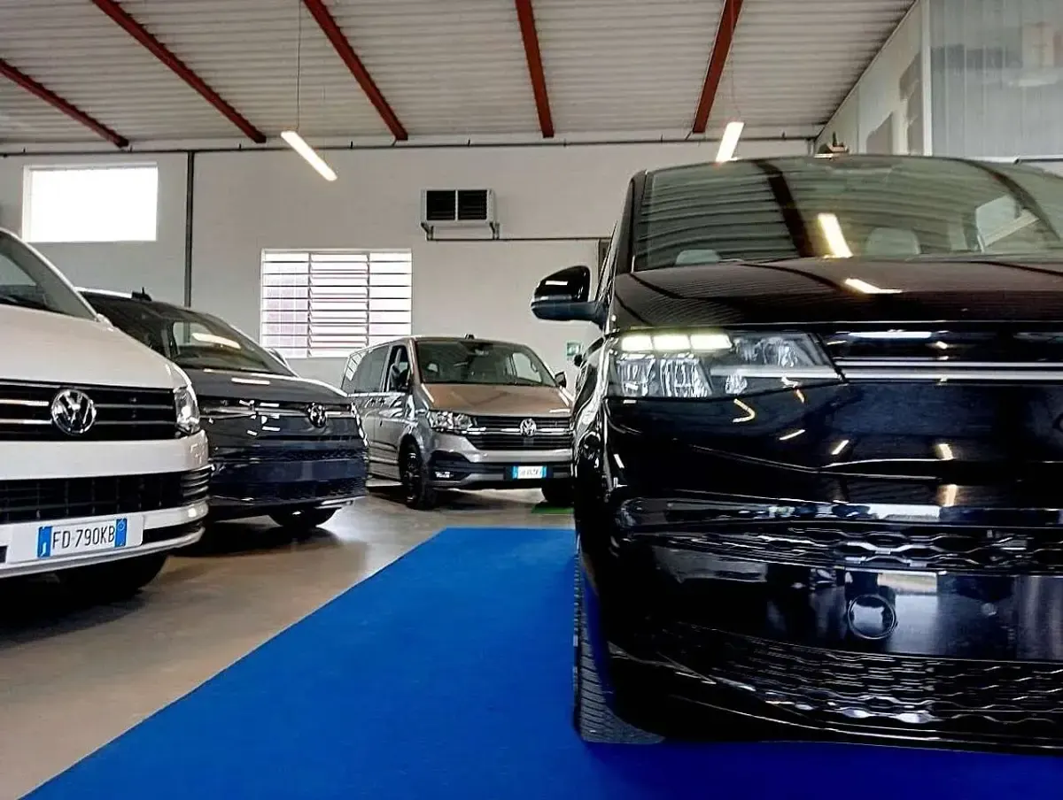 Usata VW Multivan Life 150 CV (110 kW) 2022 Nero deep Monovolume