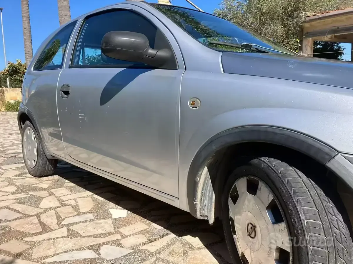 Usata Opel Corsa 60 CV (44 kW) 2004 Grigio Utilitaria