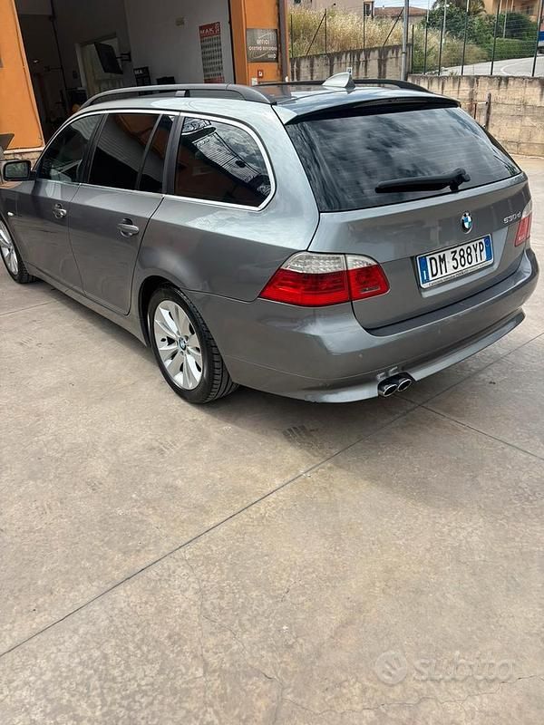 Usata BMW 530 235 CV (172 kW) 2007 Grigio Station wagon