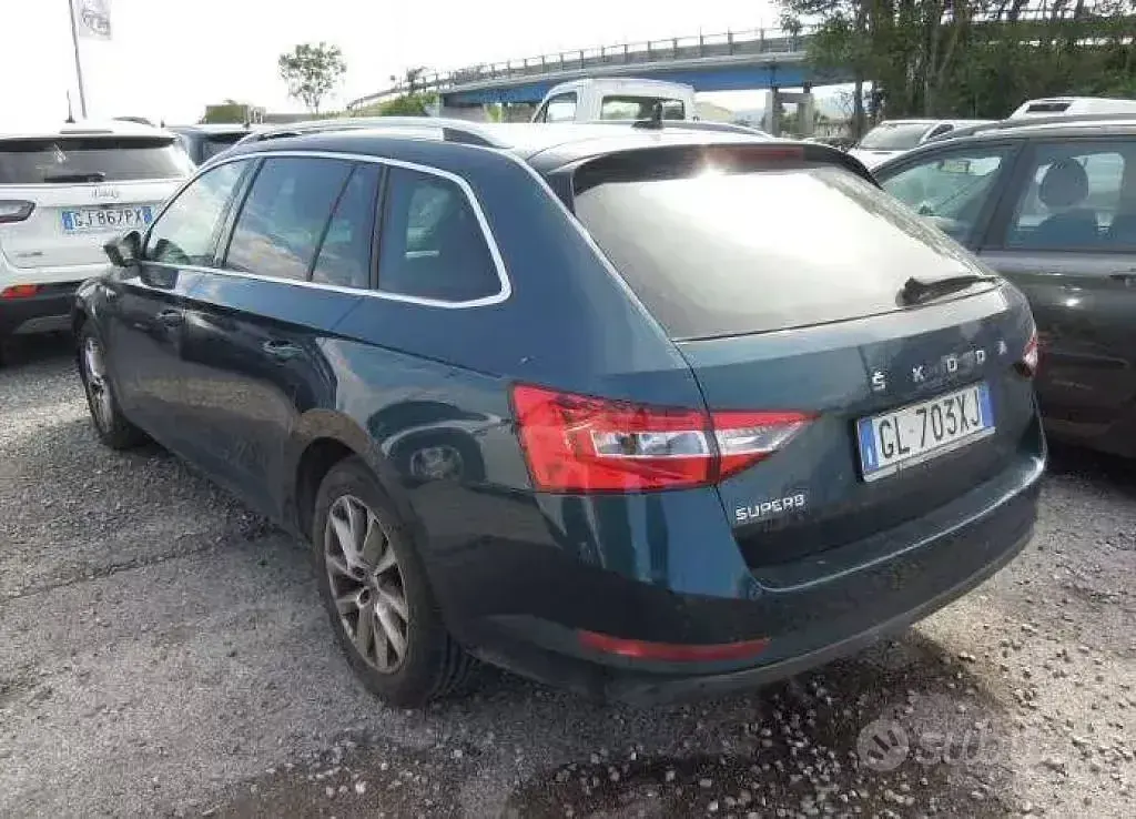 Usata Skoda Superb Executive 200 CV (147 kW) 2022 Blu/azzurro Station wagon