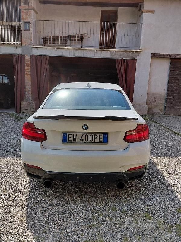 Begagnad BMW 225 2014 Vit Sportkupé