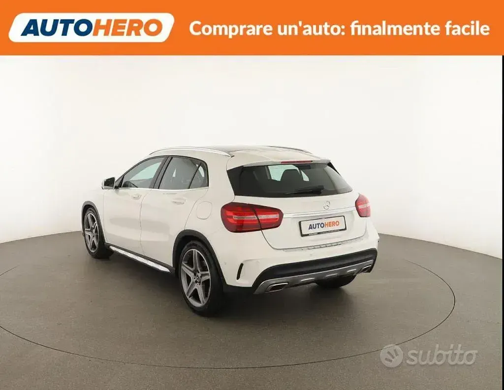 Usata Mercedes GLA180 AMG line 122 CV (89 kW) 2019 Bianco SUV