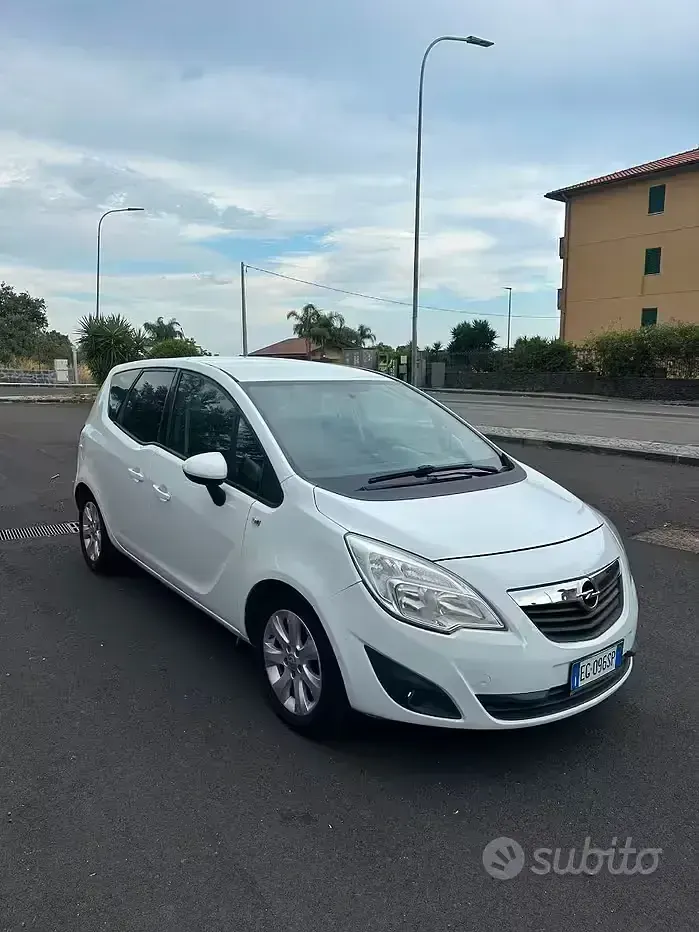Usata Opel Meriva 95 CV (69 kW) 2011 Bianco Monovolume