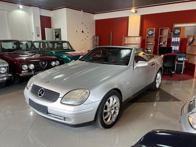 Usata Mercedes SLK230 193 CV (141 kW) 1998 Argento Cabrio