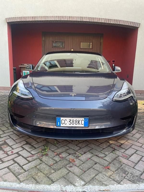 Usata Tesla Model 3 Standard Range 239 kW (325 CV) 2020 Grigio Berlina