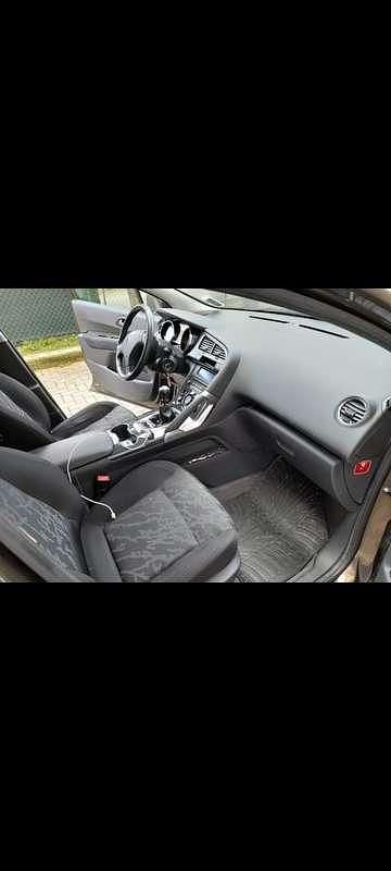 Usata Peugeot 3008 Allure 111 CV (81 kW) 2011 Station wagon