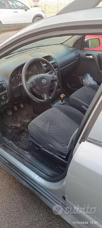 Usata Opel Astra 68 CV (50 kW) 2002 Grigio Station wagon