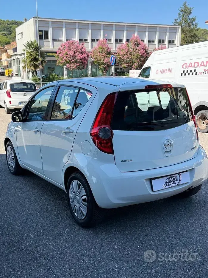Usata Opel Agila Enjoy 65 CV (47 kW) 2008 Bianco Utilitaria