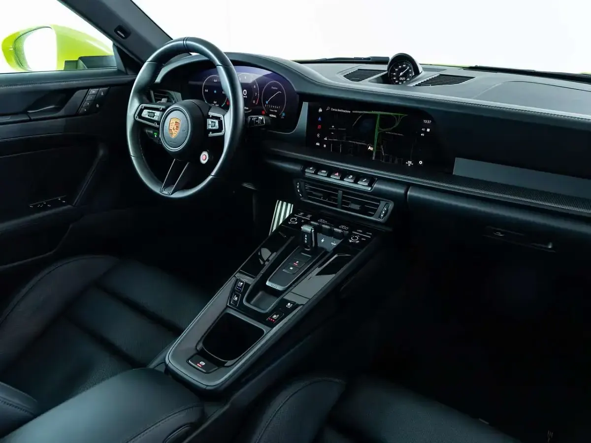 Usata Porsche 911 Carrera 394 CV (289 kW) 2025 Giallo cartagena metallizzato Coupé