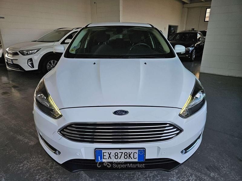 Usata Ford Focus S 120 CV (88 kW) 2015 Bianco Berlina
