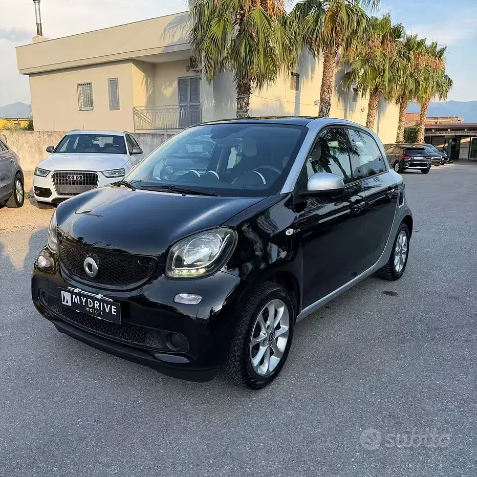 Usata Smart ForFour Passion 71 CV (52 kW) 2015 Nero Utilitaria