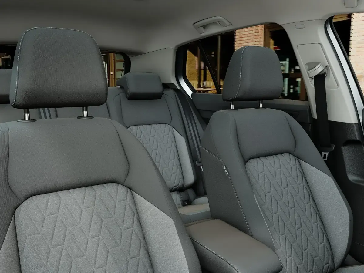 Nuova VW Golf VIII Edition 204 CV (150 kW) 2026 Dolomite silver metallizzato Berlina