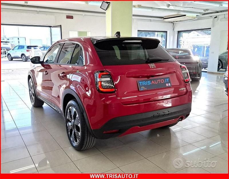 Usata Fiat 600 La Prima 110 CV (80 kW) 2024 Rosso SUV