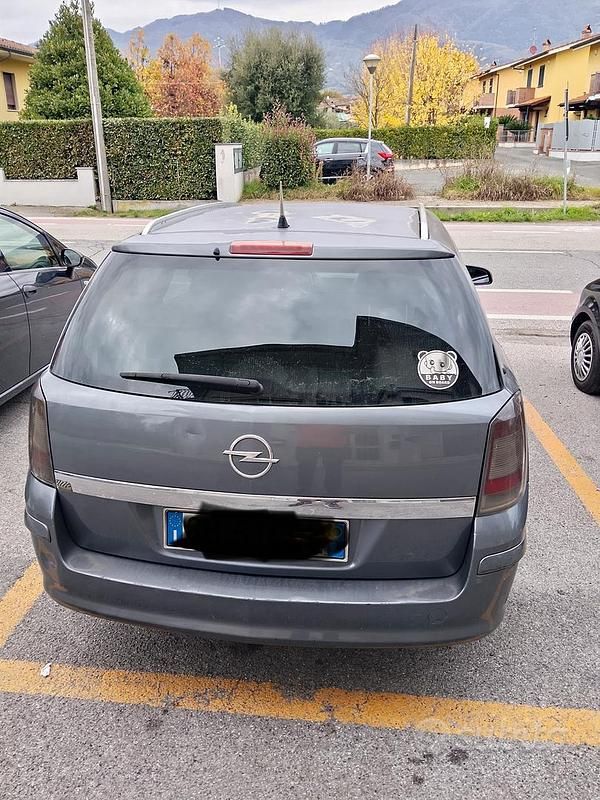 Usata Opel Astra 101 CV (74 kW) 2007 Grigio Station wagon