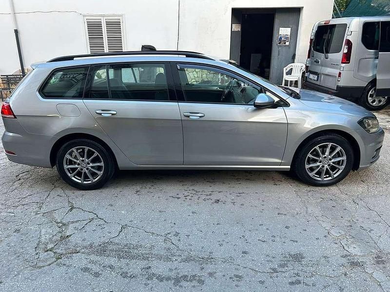 Usata VW Golf VII Executive 116 CV (85 kW) 2019 Grigio Station wagon