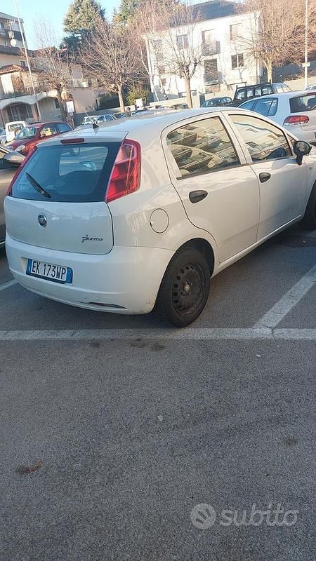 Usata Fiat Grande Punto 75 CV (55 kW) 2011 Bianco Utilitaria