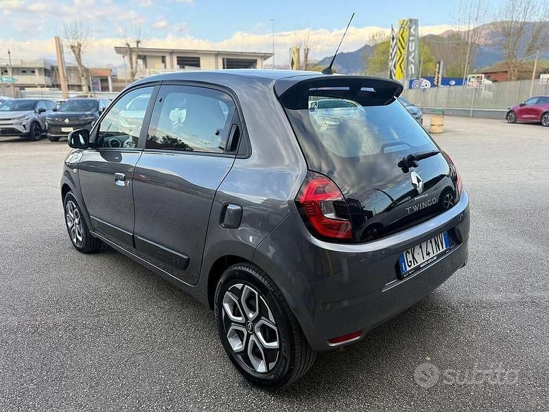 Usata Renault Twingo Life 65 CV (47 kW) 2022 Grigio Utilitaria