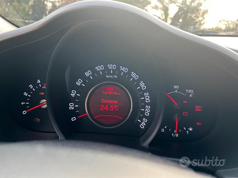 Second-hand Kia Sportage 116 CP (85 kW) 2011 Alb SUV