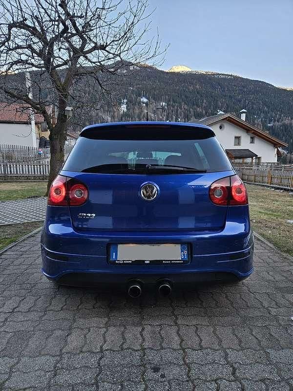 Usata VW Golf V R 250 CV (183 kW) 2007 Blu/azzurro Berlina