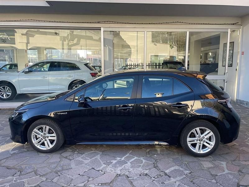 Usata Toyota Corolla Active 98 CV (72 kW) 2021 Nero Berlina