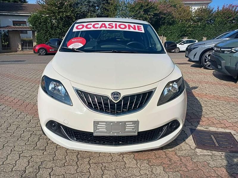 Usata Lancia Ypsilon Silver 69 CV (50 kW) 2022 Bianco Utilitaria