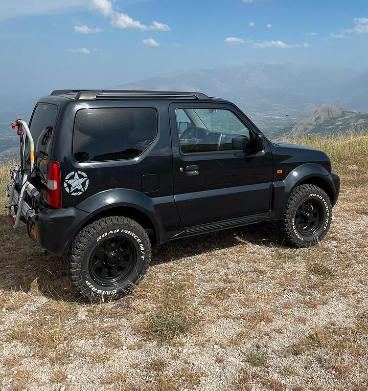 Nero Usata 2009 Suzuki Jimny SUV | 8500 € - Immagine 1/4