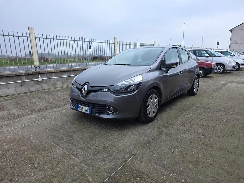 Usata Renault Clio IV 74 CV (54 kW) 2012 Blu Berlina