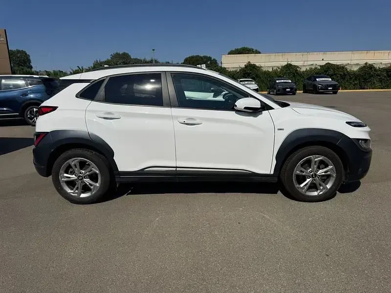 Usata Hyundai Kona 136 CV (100 kW) 2021 Bianco SUV