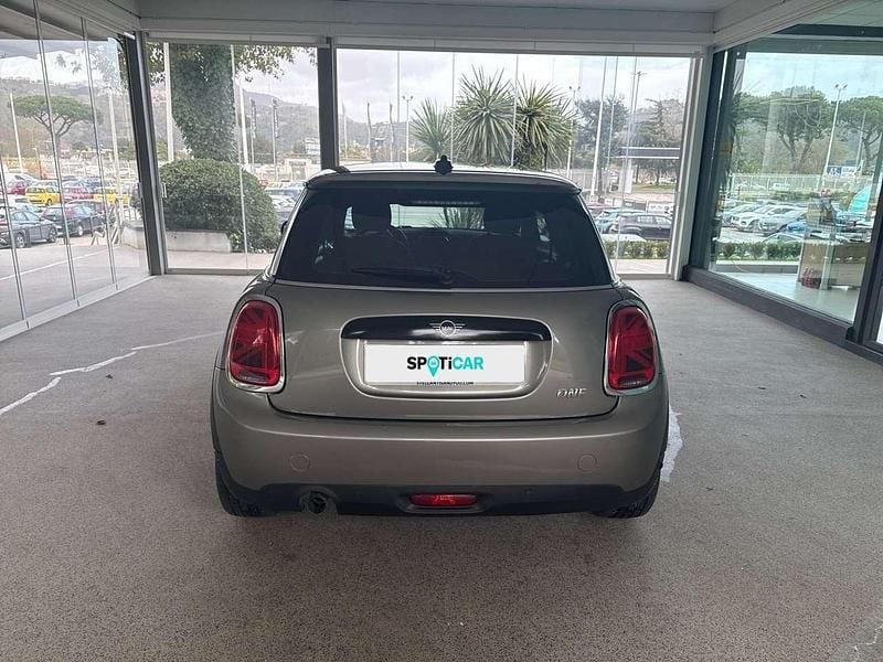 Usata Mini ONE 75 CV (55 kW) 2020 Grigio Utilitaria
