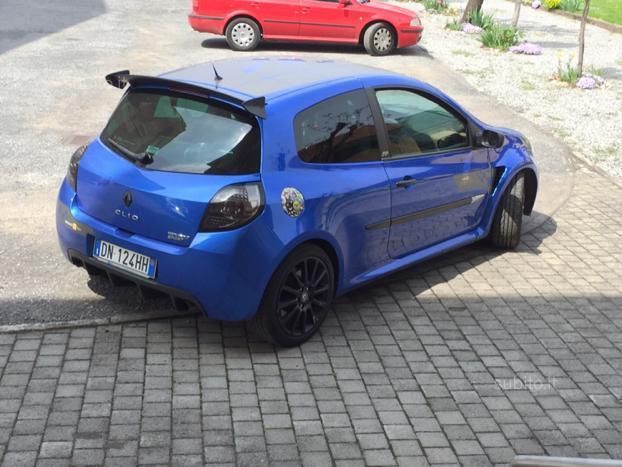 Venduto Renault Clio R.S. Clio 2.0 16. - auto usate in vendita