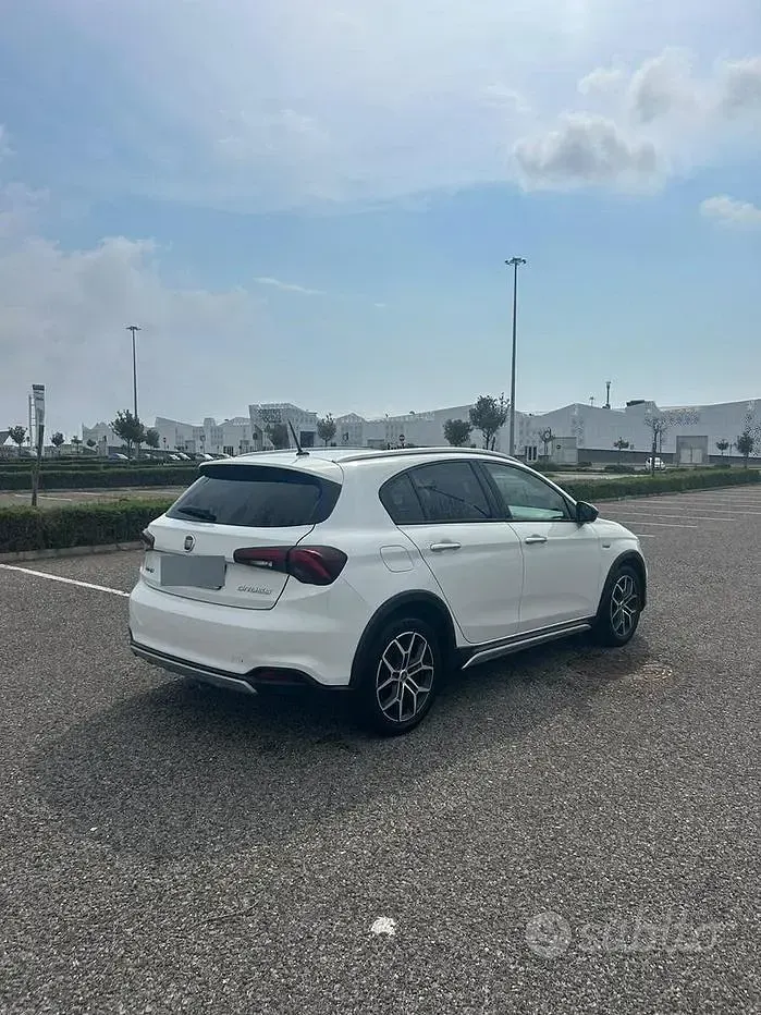 Usata Fiat Tipo Cross 95 CV (69 kW) 2021 Bianco Berlina
