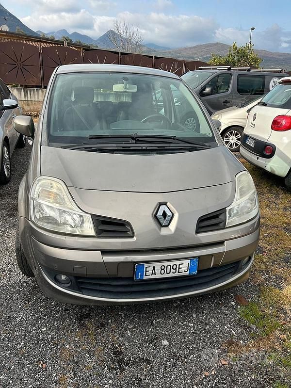 Usata Renault Modus Dynamique 85 CV (62 kW) 2010 Grigio Monovolume