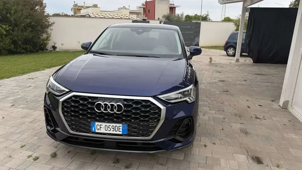 Usata Audi Q3 Sportback Business Plus 150 CV (110 kW) 2021 Blu SUV