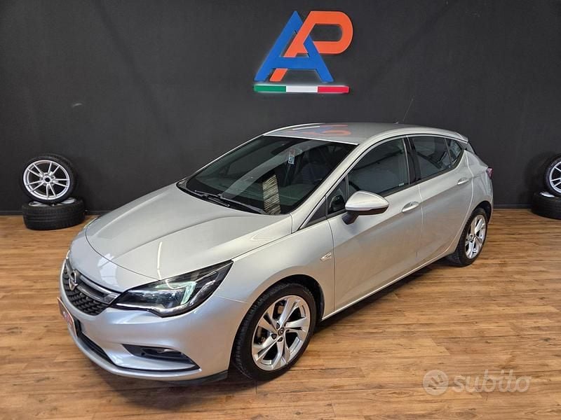 Usata Opel Astra Business 110 CV (80 kW) 2017 Nero Berlina