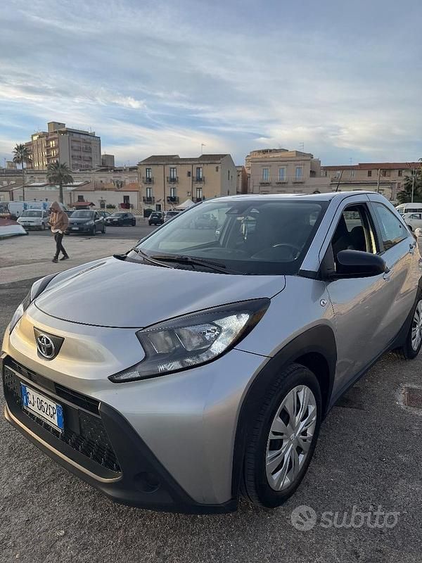 Usata 2022 Toyota Aygo Due volumi | 13.500 € (Molto cara) - Immagine 1/4