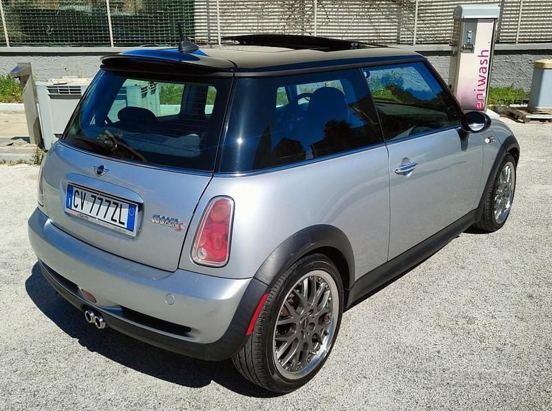 Usata Mini Cooper S 170 CV (125 kW) 2005 Grigio Utilitaria