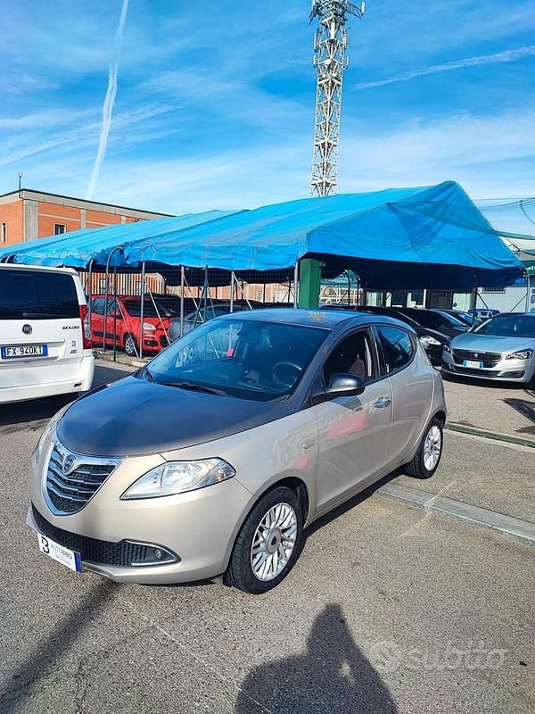 Usata Lancia Ypsilon Gold 86 CV (63 kW) 2014 Beige Utilitaria