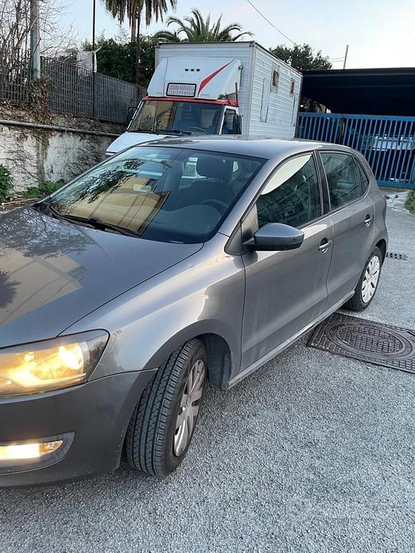 Usata VW Polo 69 CV (50 kW) 2014 Grigio Utilitaria