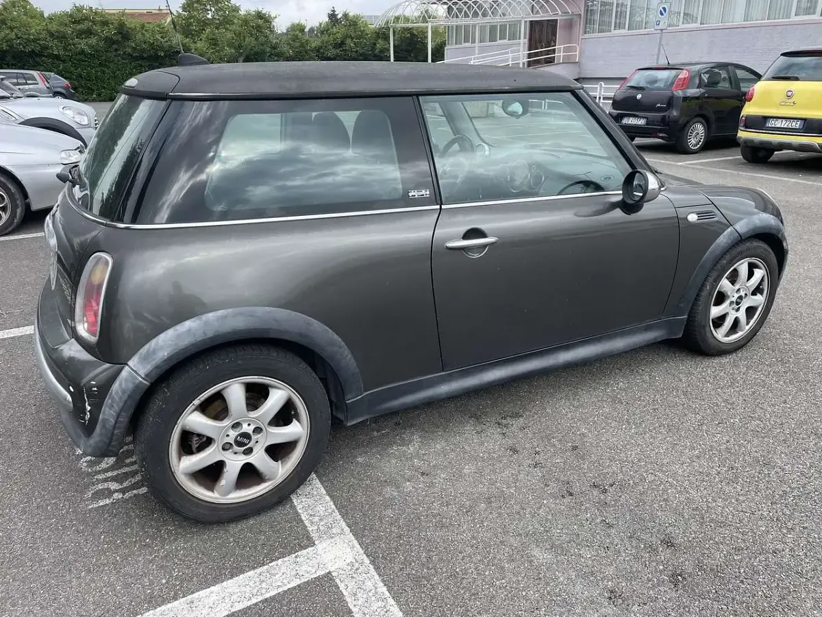 Usata Mini One D 88 CV (64 kW) 2006 Grigio Utilitaria