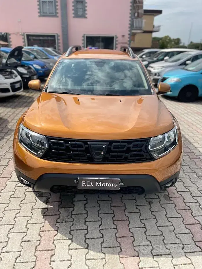 Usata Dacia Duster Lauréate 109 CV (80 kW) 2018 Giallo SUV