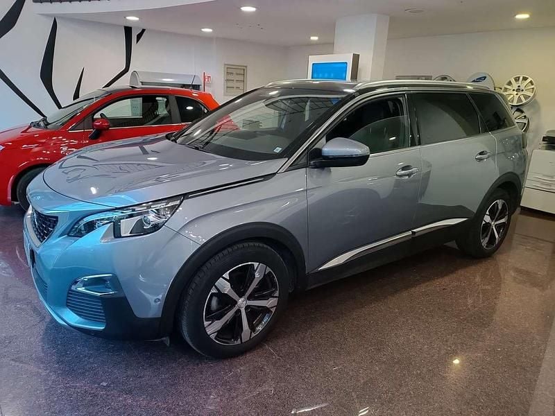 Usata Peugeot 5008 GT-line 131 CV (96 kW) 2019 Grigio artense SUV