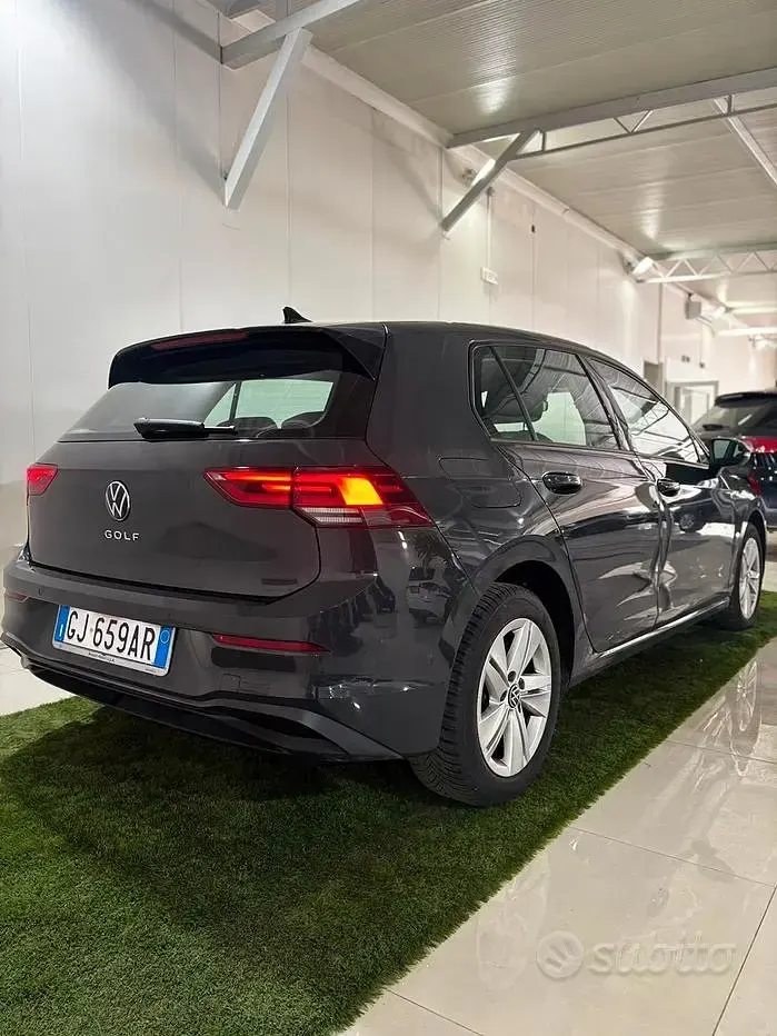 Usata VW Golf VIII Style 116 CV (85 kW) 2022 Grigio Berlina