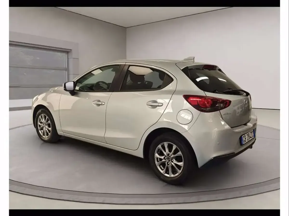 Usata Mazda 2 Evolve 90 CV (66 kW) 2020 Argento Berlina