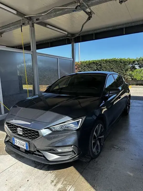 Usata Seat Leon FR 131 CV (96 kW) 2021 Grigio Berlina
