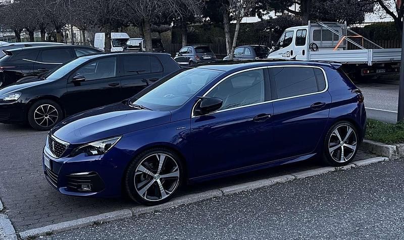 Usata Peugeot 308 GT-line 131 CV (96 kW) 2017 Berlina