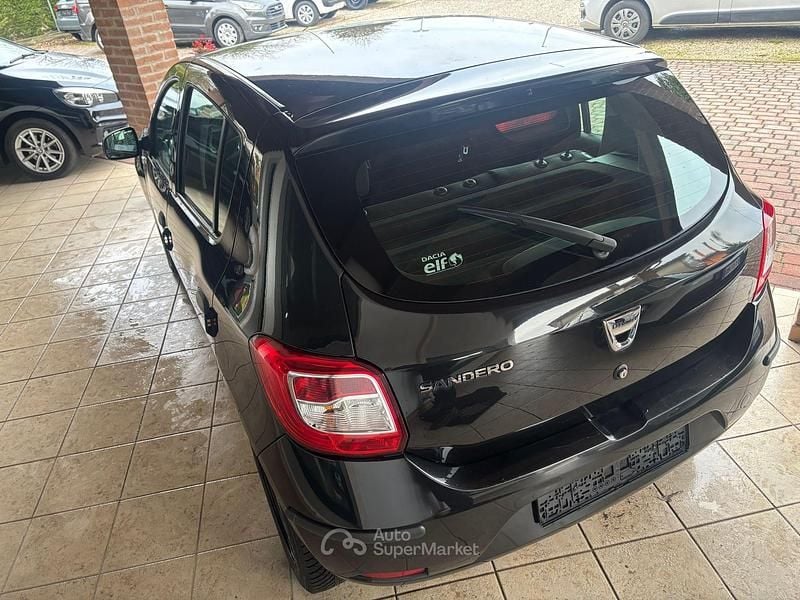 Usata Dacia Sandero Lauréate 76 CV (55 kW) 2014 Nero Berlina