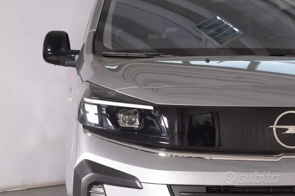 Occasion Opel Zafira Life 177 ch (130 kW) 2025 Gris Monospace