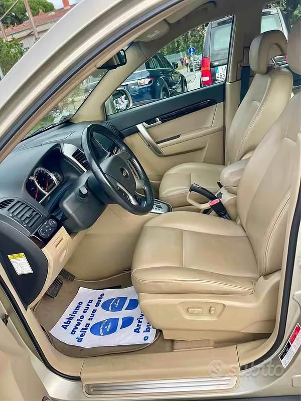 Usata Chevrolet Captiva 150 CV (110 kW) 2007 Marrone SUV